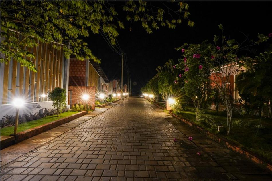 Sixth Element Otel Kushālnagar Dış mekan fotoğraf